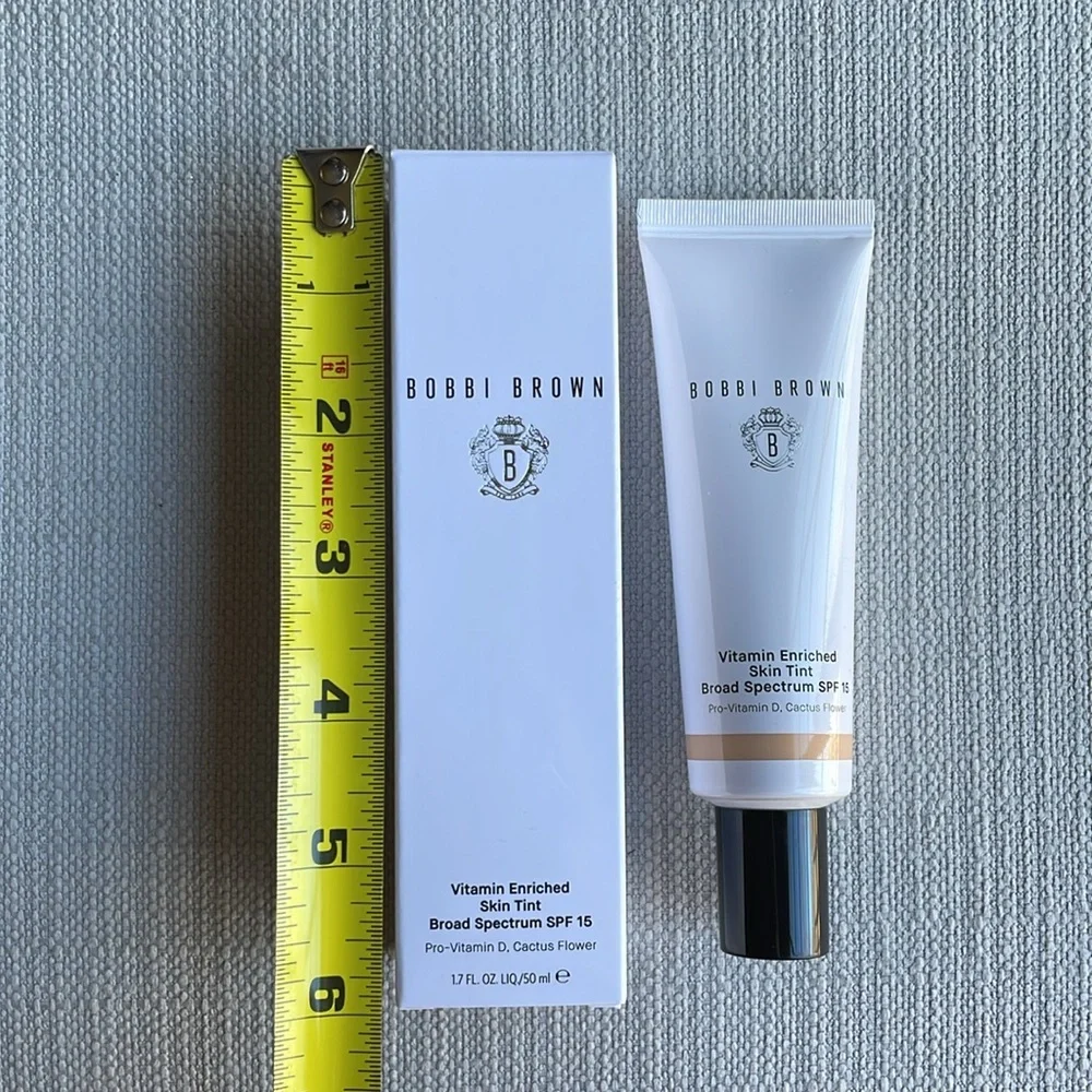 Bobbi Brown Vitamin Enriched Skin Tint SPF 15 - Light 1